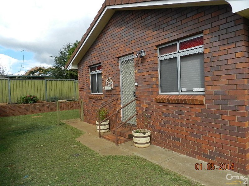 2/6 Begonia Court, Centenary Heights QLD 4350