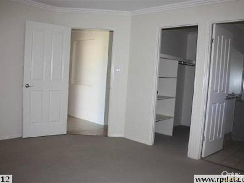 1/33 Willowburn Drive, Rockville QLD 4350