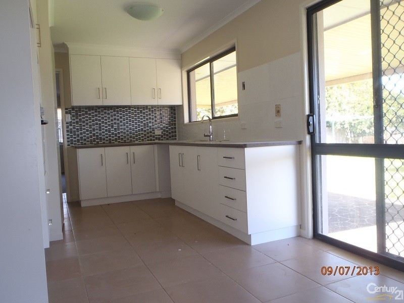 15 Gibson Street, Wilsonton QLD 4350