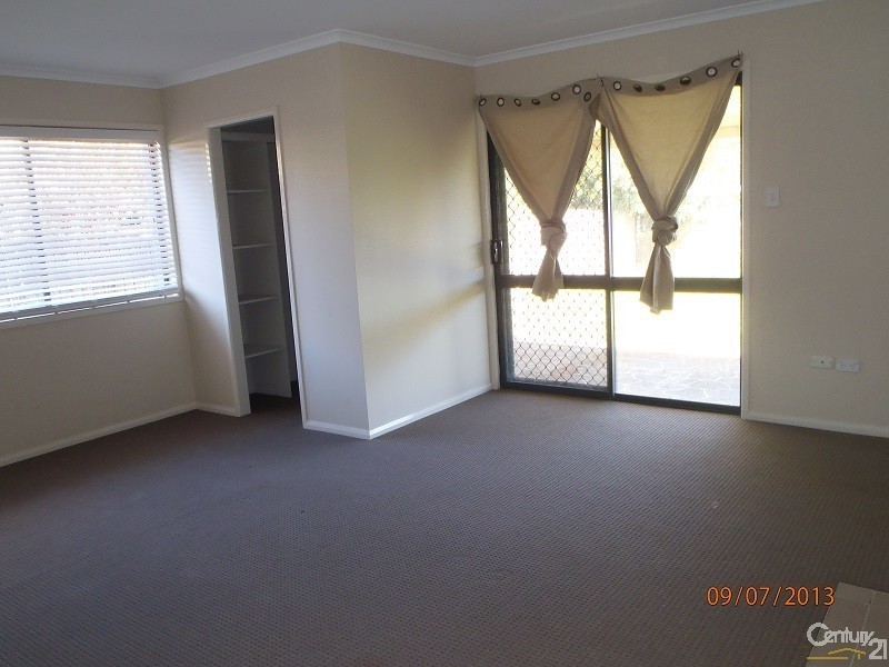 15 Gibson Street, Wilsonton QLD 4350