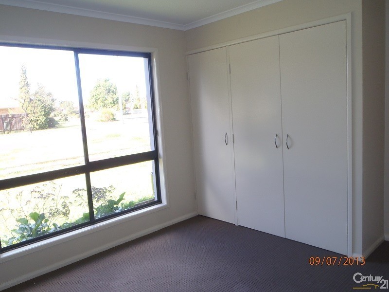 15 Gibson Street, Wilsonton QLD 4350