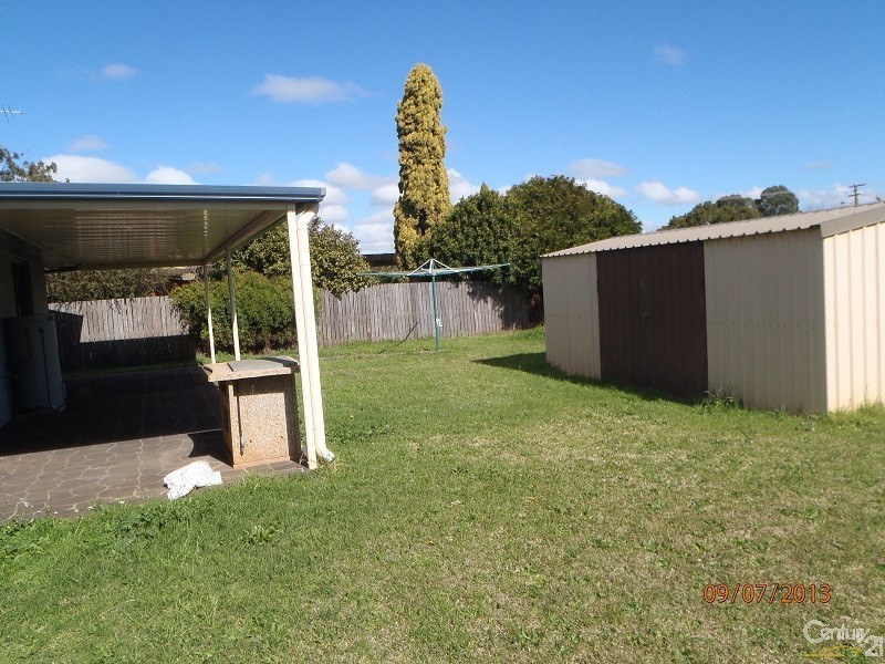 15 Gibson Street, Wilsonton QLD 4350