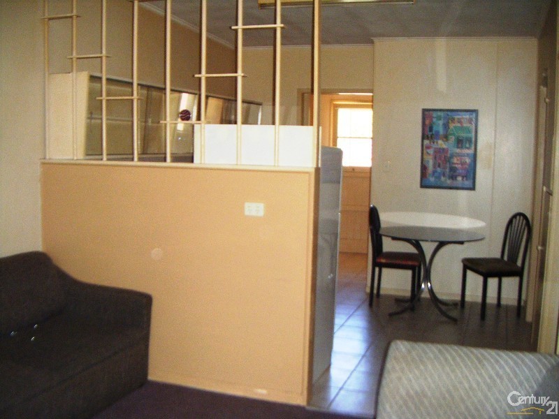 3/214 Long Street, South Toowoomba QLD 4350