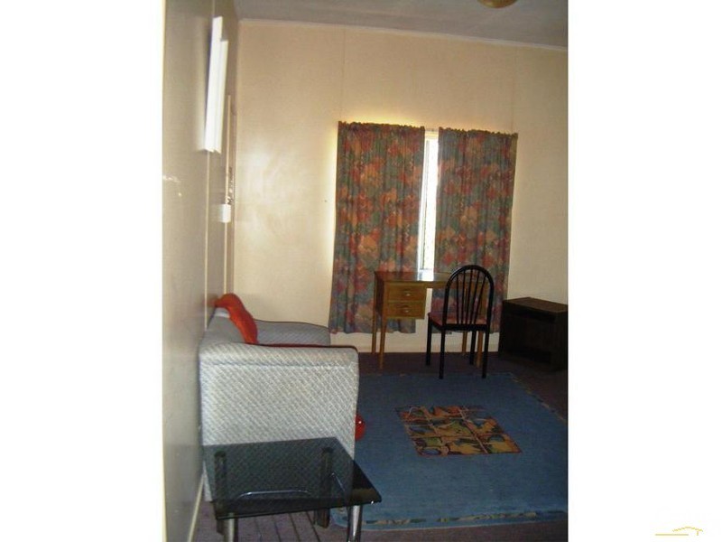 3/214 Long Street, South Toowoomba QLD 4350