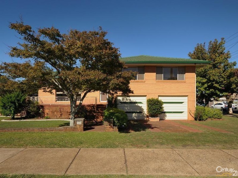 364  North Street, Wilsonton QLD 4350