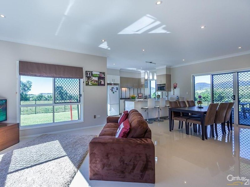 187 Topps Road, Flagstone Creek QLD 4344