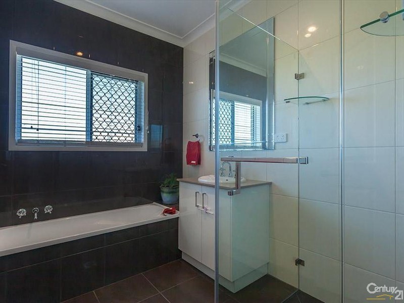 187 Topps Road, Flagstone Creek QLD 4344