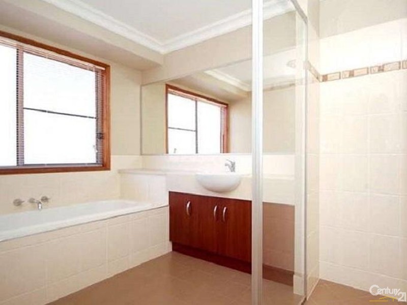 22 Pugh Street, Middle Ridge QLD 4350