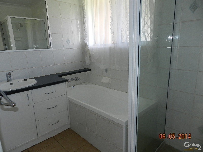 42 Paull Street, Wilsonton QLD 4350
