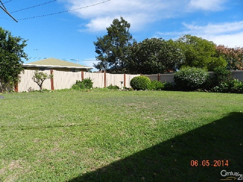 42 Paull Street, Wilsonton QLD 4350