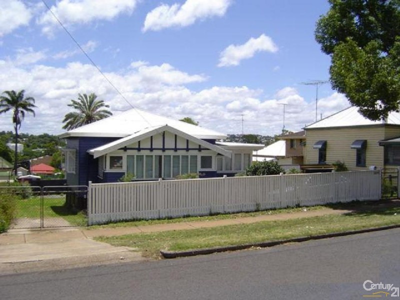 205 Ruthven Street, North Toowoomba QLD 4350
