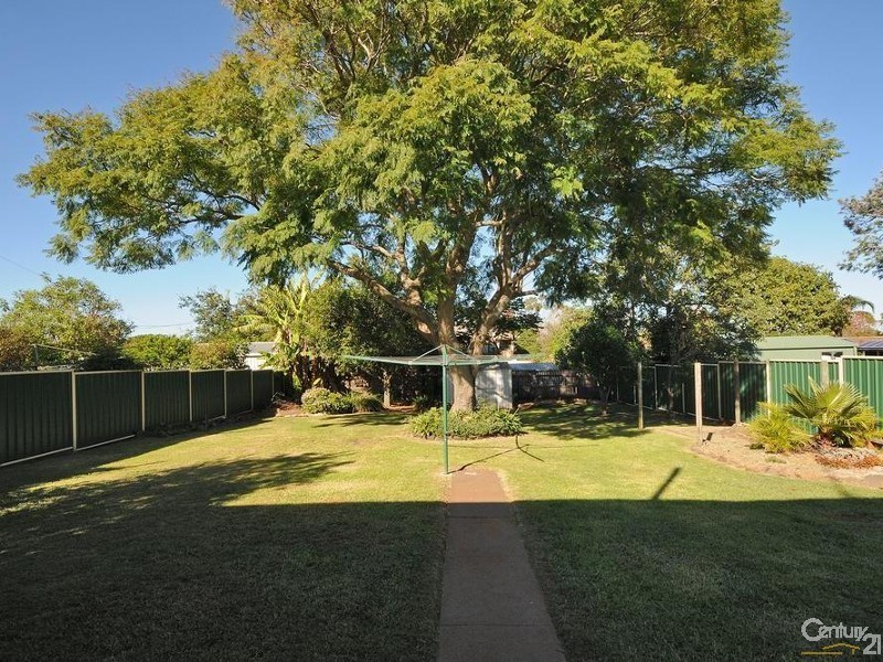 22 Cleary Street, Centenary Heights QLD 4350