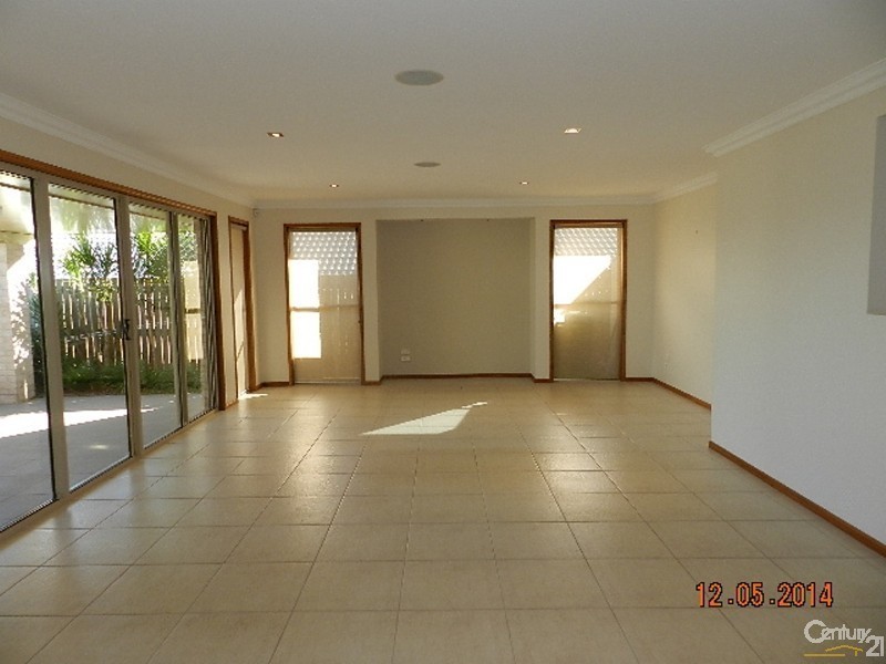 375 Mackenzie Street, Middle Ridge QLD 4350