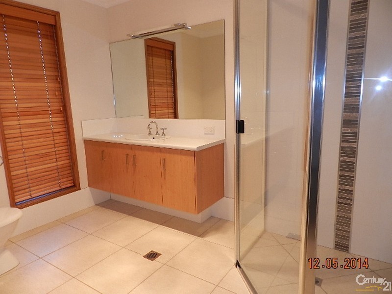 375 Mackenzie Street, Middle Ridge QLD 4350