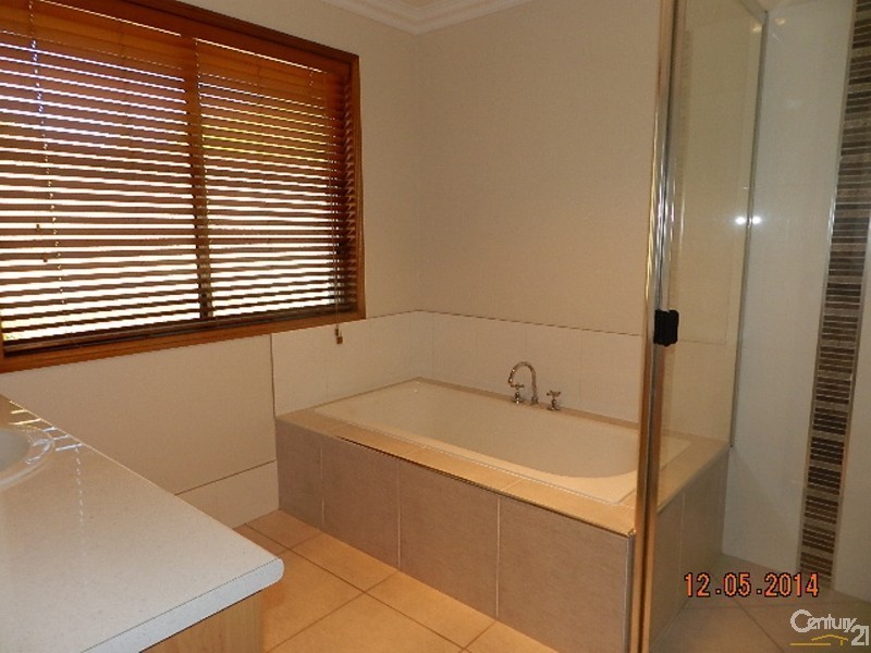 375 Mackenzie Street, Middle Ridge QLD 4350