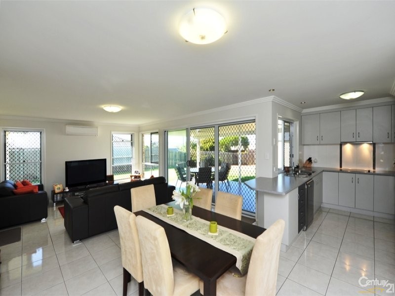4 Bunkers Hill School Road, Westbrook QLD 4350