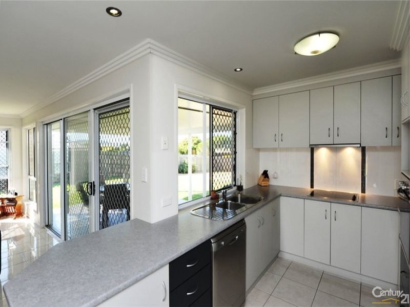 4 Bunkers Hill School Road, Westbrook QLD 4350