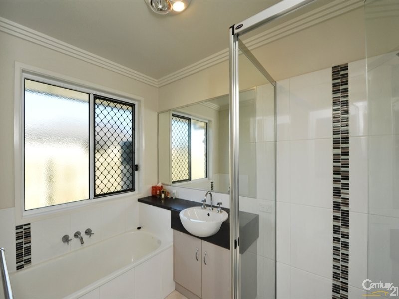 4 Bunkers Hill School Road, Westbrook QLD 4350