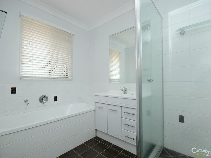 10 Currawong Street, Rangeville QLD 4350