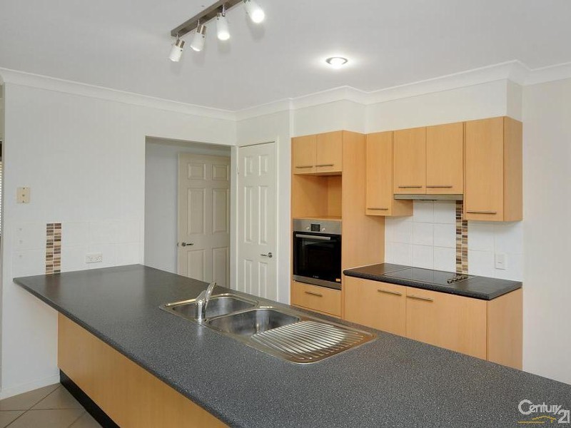 10 Currawong Street, Rangeville QLD 4350