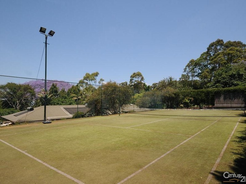 229 Rowbotham Street, Middle Ridge QLD 4350