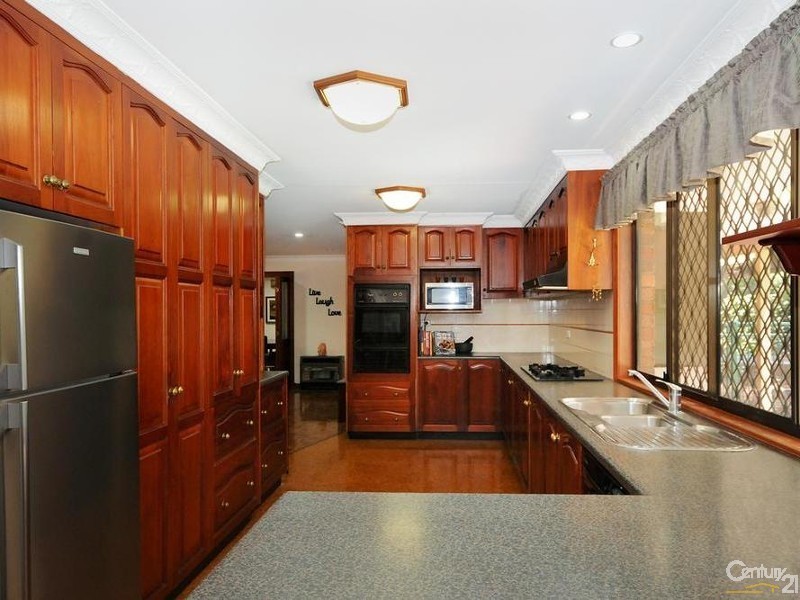 229 Rowbotham Street, Middle Ridge QLD 4350