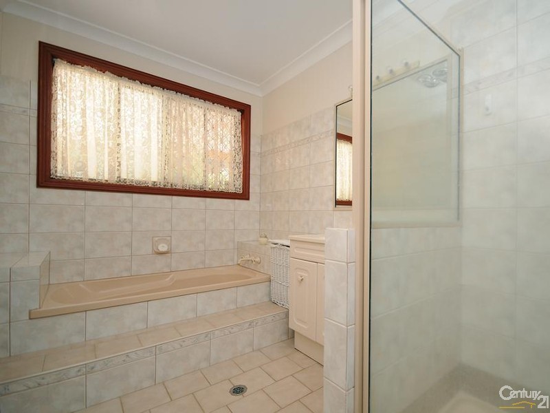229 Rowbotham Street, Middle Ridge QLD 4350