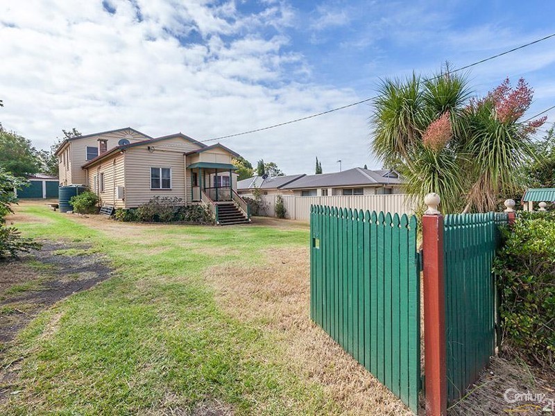 11 Gostwyck Street, Newtown QLD 4350