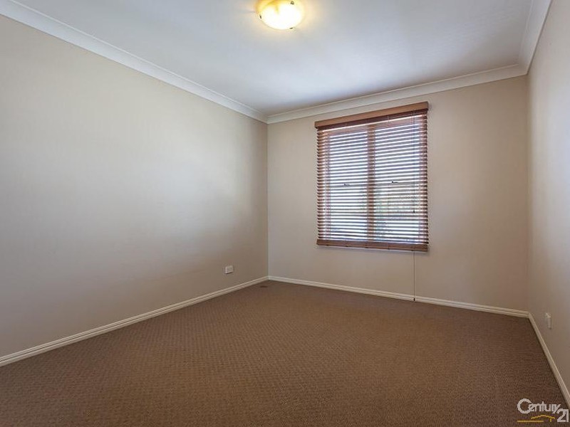 11 Gostwyck Street, Newtown QLD 4350