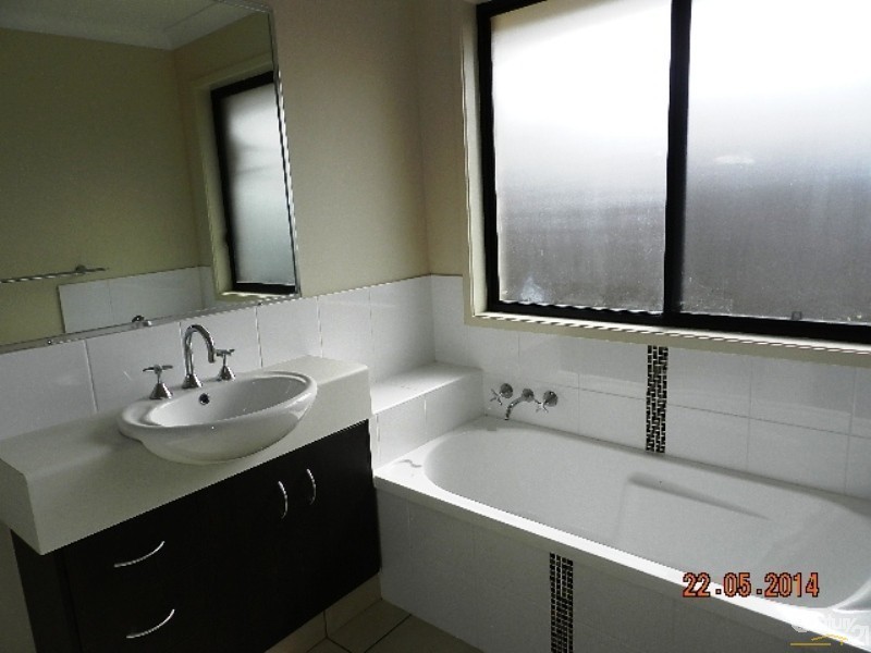 11 Dixon Court, Wilsonton QLD 4350