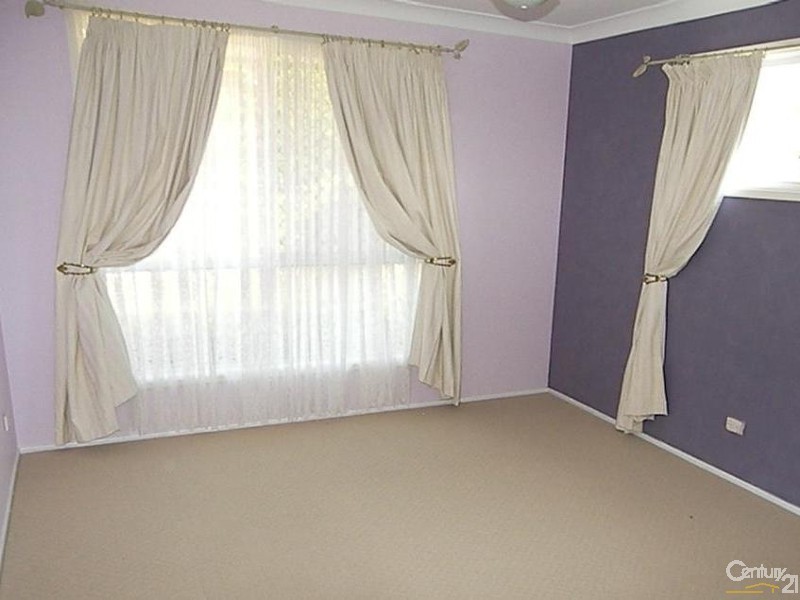 2/2  Debra Street, Centenary Heights QLD 4350