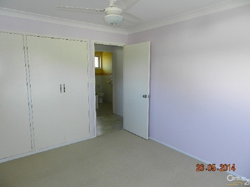 2/2  Debra Street, Centenary Heights QLD 4350