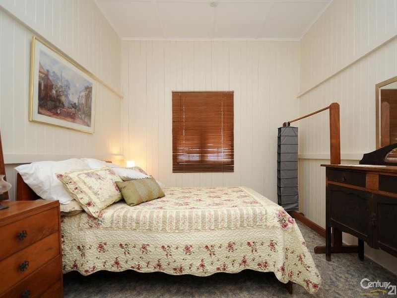 2 Edward Street, North Toowoomba QLD 4350