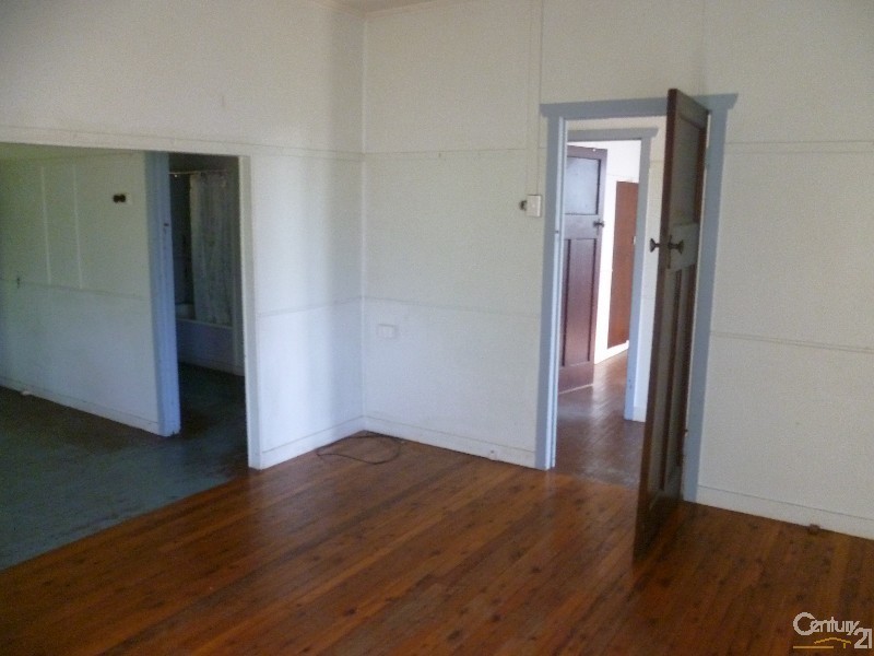 340 Hume Street, Centenary Heights QLD 4350