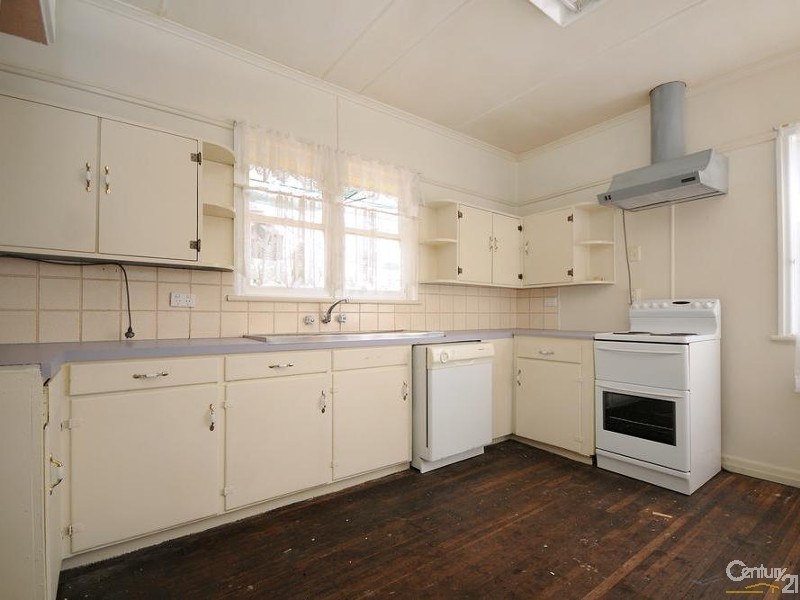 16 High Street, Wyreema QLD 4352