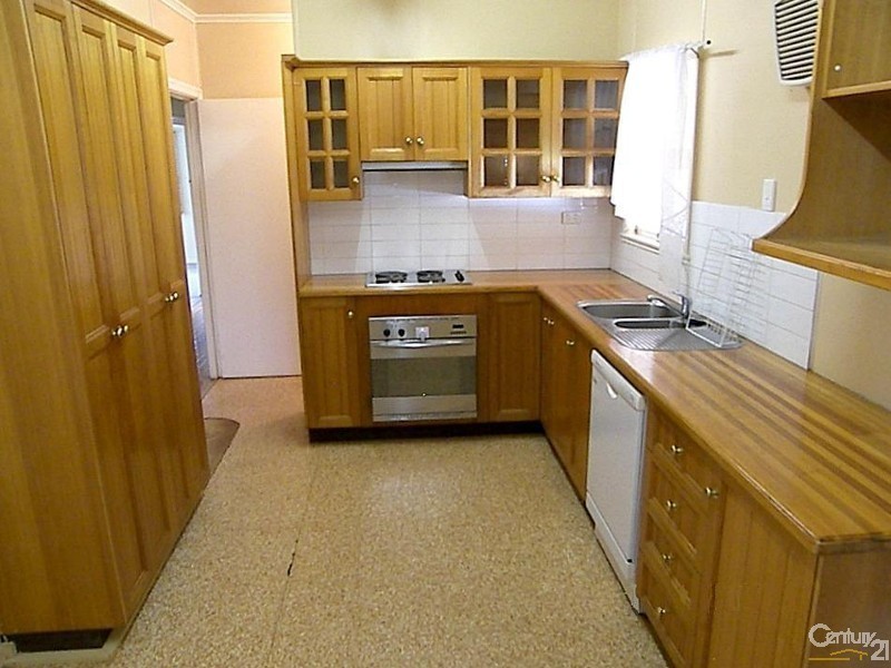 17 Tynedale Avenue, Newtown QLD 4350