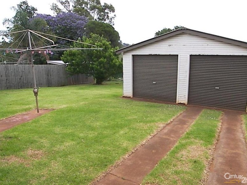 17 Tynedale Avenue, Newtown QLD 4350