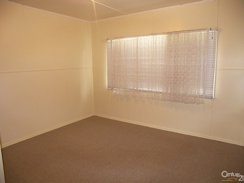 17 Tynedale Avenue, Newtown QLD 4350