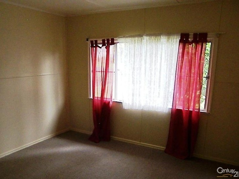 17 Tynedale Avenue, Newtown QLD 4350