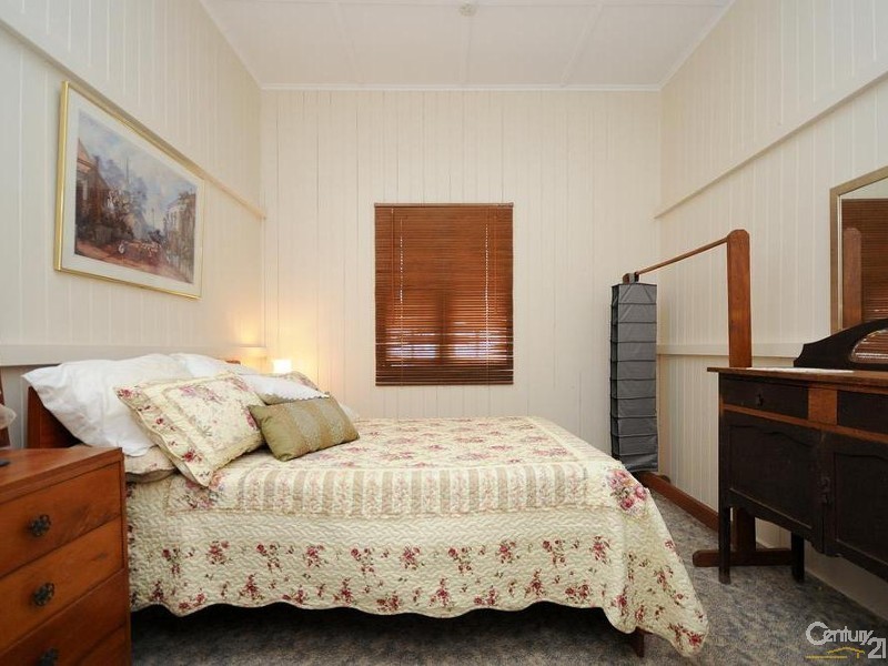 2 Edward Street, North Toowoomba QLD 4350