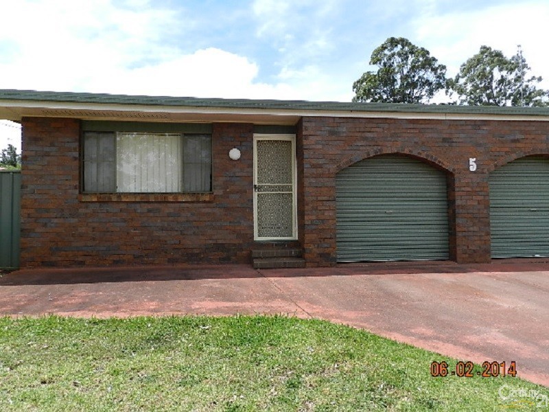 1/5 Amanda Drive, Centenary Heights QLD 4350