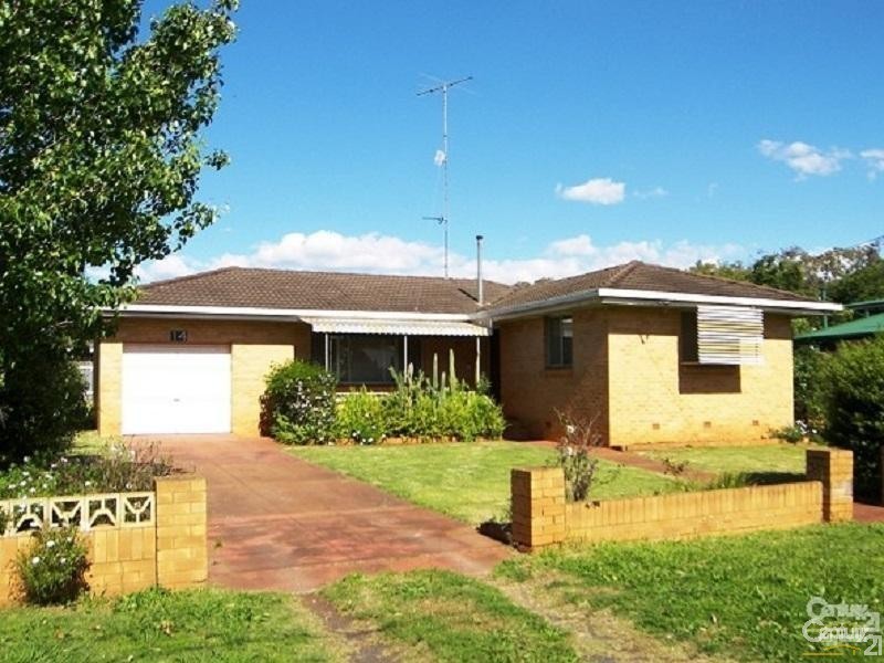 14 Camden Street, Harristown QLD 4350