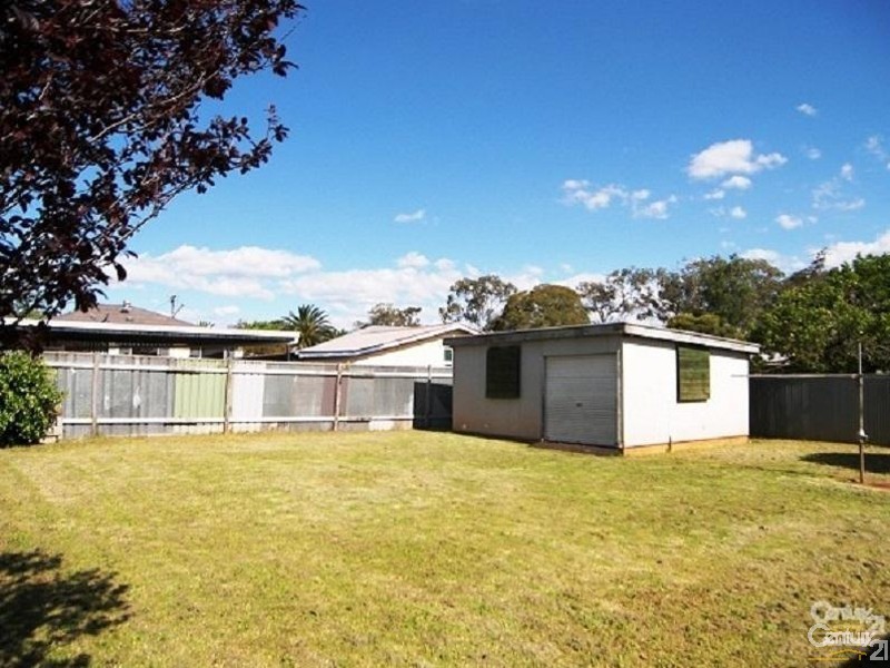 14 Camden Street, Harristown QLD 4350
