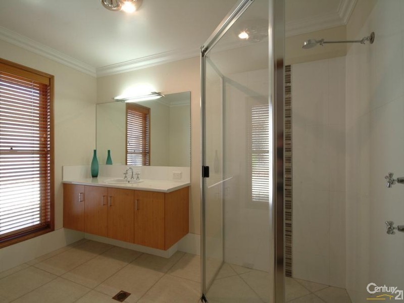 375 Mackenzie Street, Middle Ridge QLD 4350