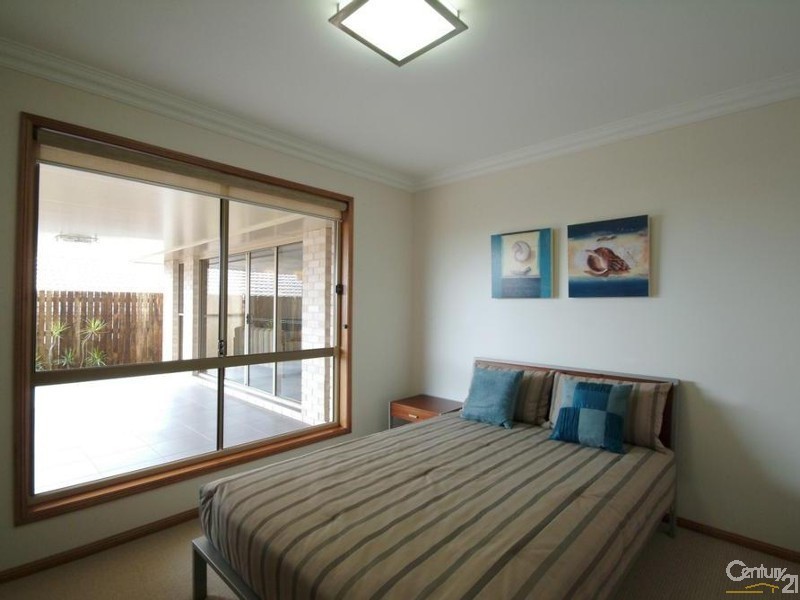375 Mackenzie Street, Middle Ridge QLD 4350