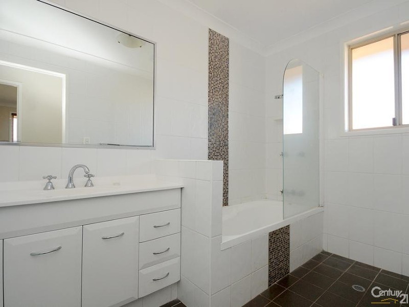 7 Diane Court, Centenary Heights QLD 4350