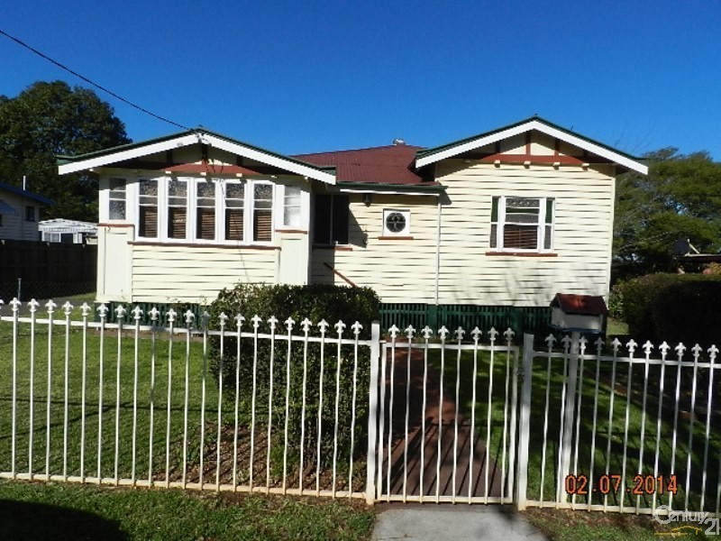 12 Chamberlain Street, North Toowoomba QLD 4350