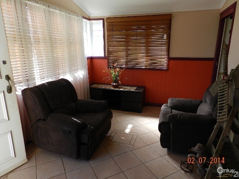 12 Chamberlain Street, North Toowoomba QLD 4350