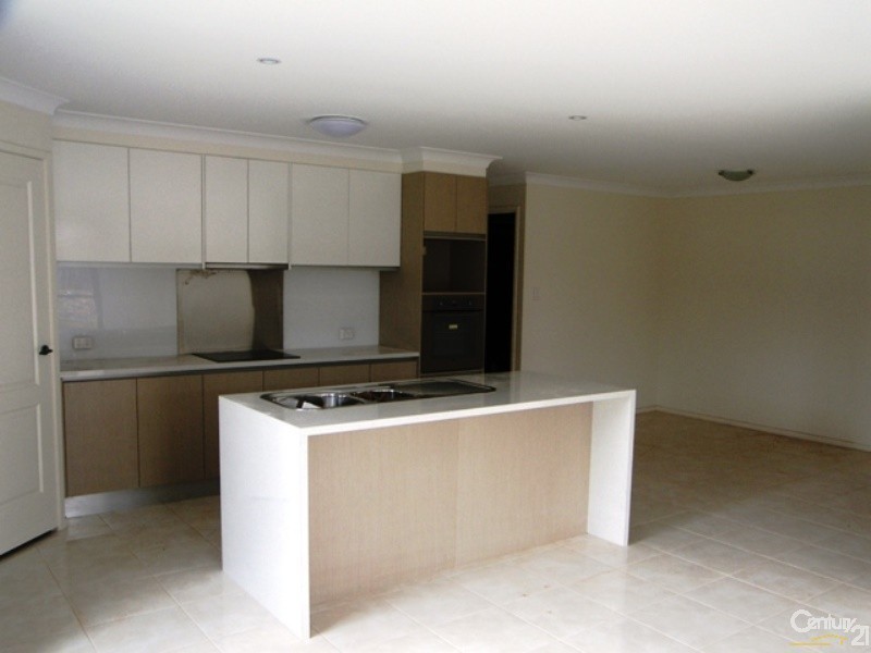 11 Kurrawa Crescent, Glenvale QLD 4350