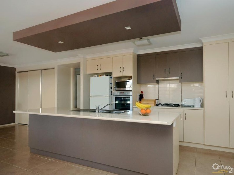 16 Beardsworth Court, Middle Ridge QLD 4350